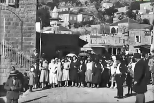 دير القمر سنة 1920  (حفل زفاف)  — with Bassem Bahmad 